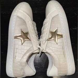 VH VINTAGE HAVANA EST 1954 SNEAKERS SZ 8.5 Cream White /Gold Star “CARLA”